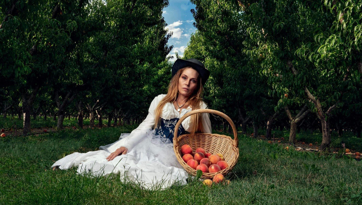 Pick your Peaches & Shoot Photo Session Vilma Wear