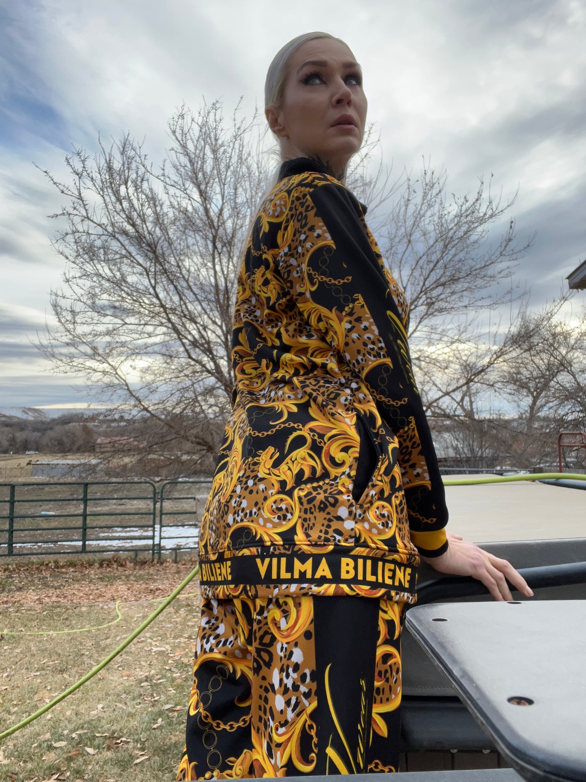 Black and gold sweatpants Vilma Wear